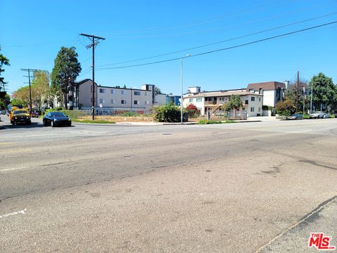 7005 Woodley Avenue Van Nuys CA 91406