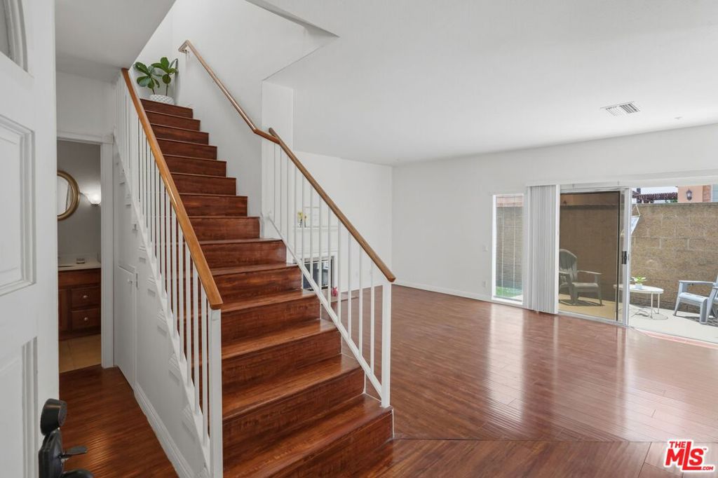 8755 1/2 Cedar Street