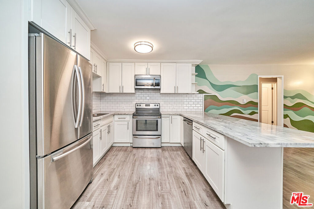 6520 Shirley Avenue 14