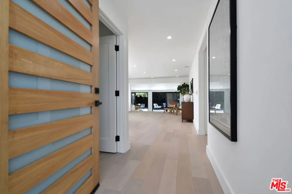 Encino, California 91436, United States, 4 Bedrooms Bedrooms, ,2 BathroomsBathrooms,Residential,Active,159169