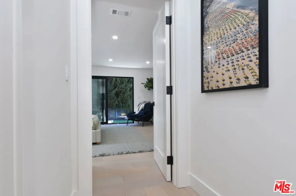 Encino, California 91436, United States, 4 Bedrooms Bedrooms, ,2 BathroomsBathrooms,Residential,Active,159169