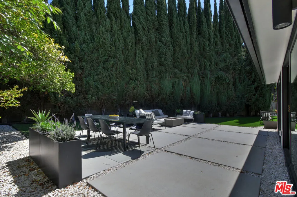 Encino, California 91436, United States, 4 Bedrooms Bedrooms, ,2 BathroomsBathrooms,Residential,Active,159169