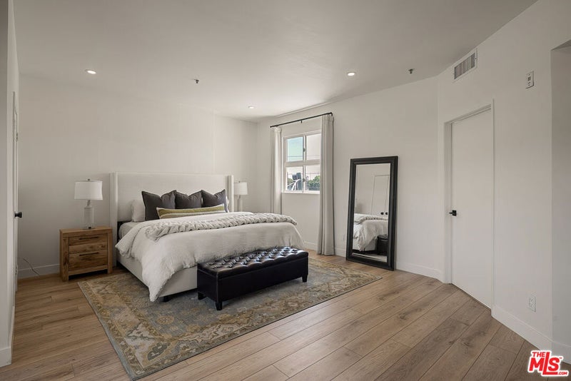 255 Main Street 101