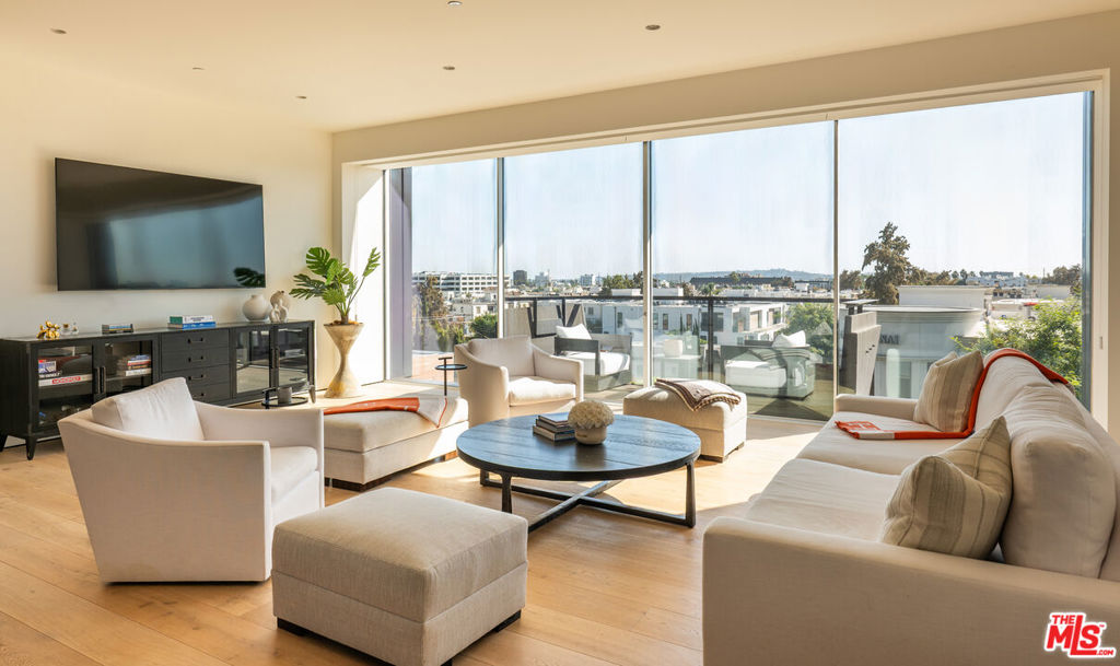 8899 Beverly Boulevard 6G