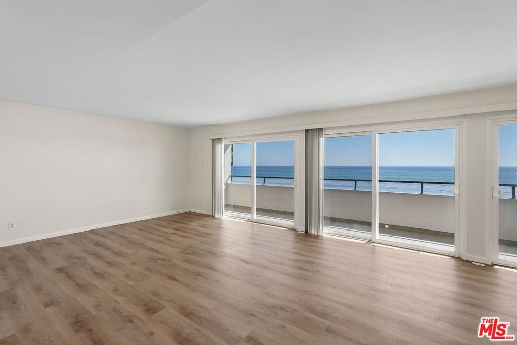 18000 Coastline Drive 9