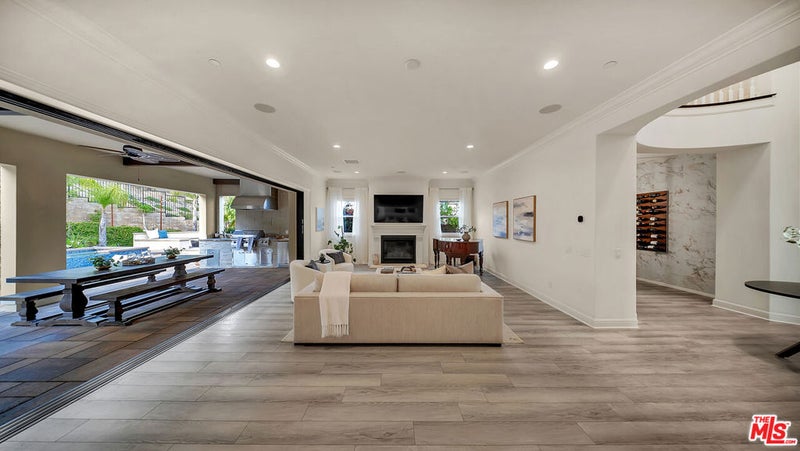 20111 W Piccadilly Lane