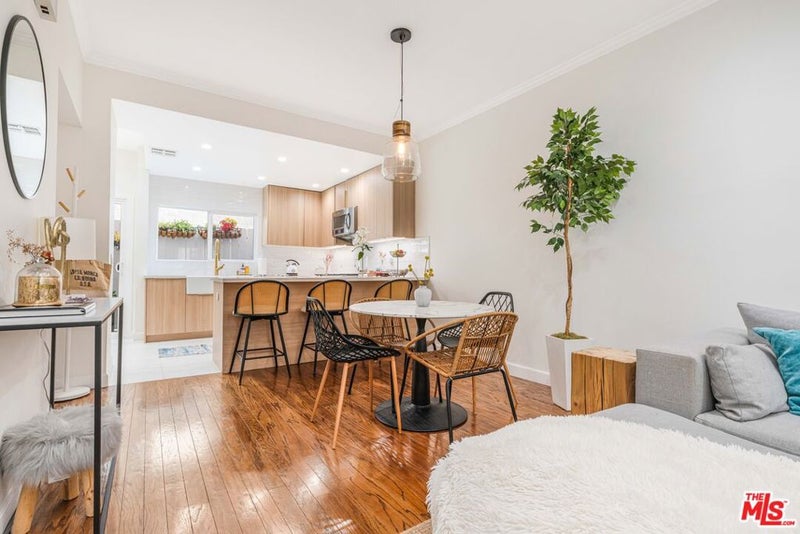 2405 34th Street 27
