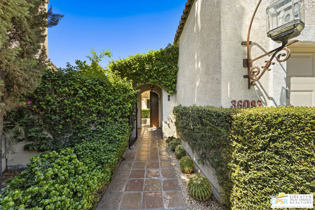 36095 Avenida De Las Montanas