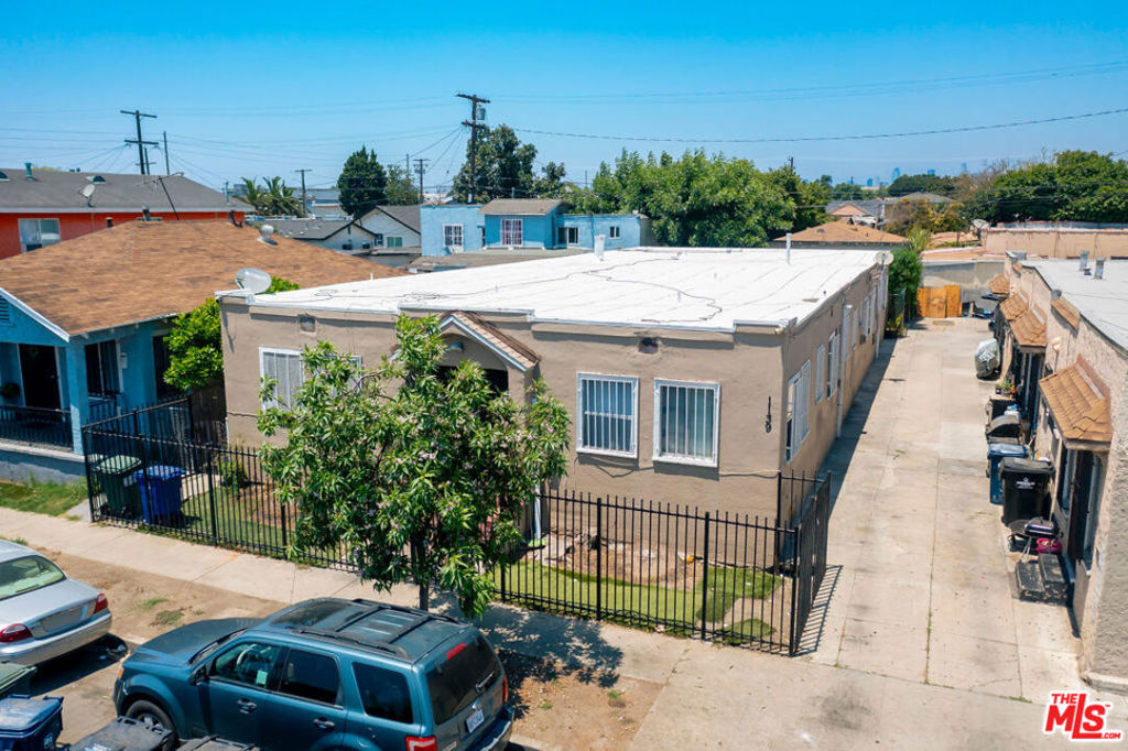 1139 E 68th Street
