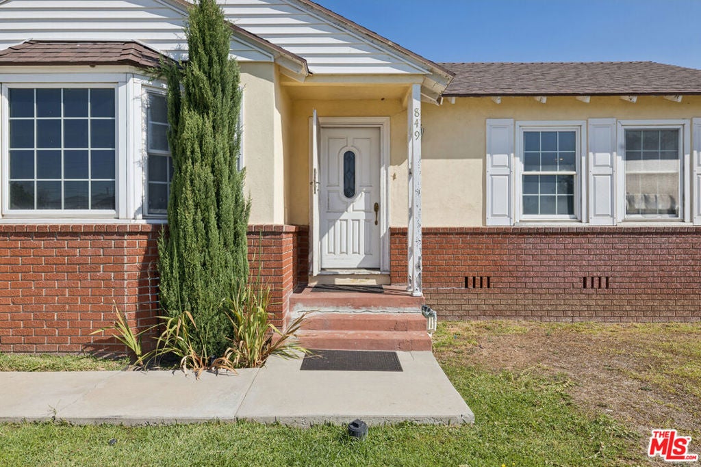 849 E 118th Place