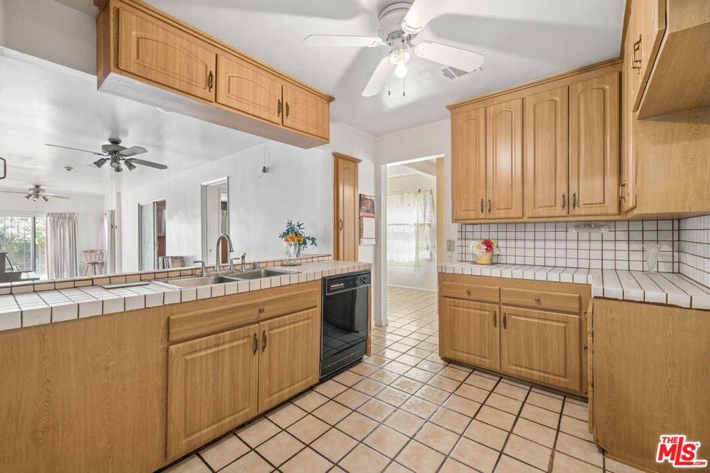 849 E 118th Place