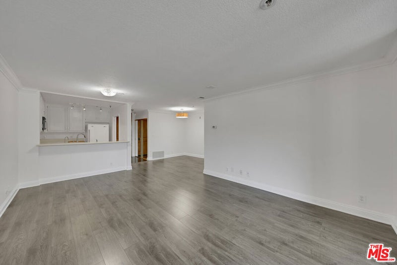 121 S Hope Street 429