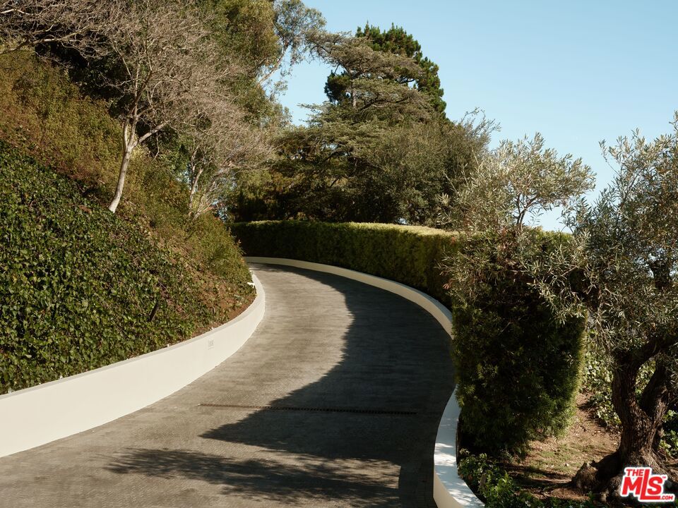 851 Strada Vecchia Road