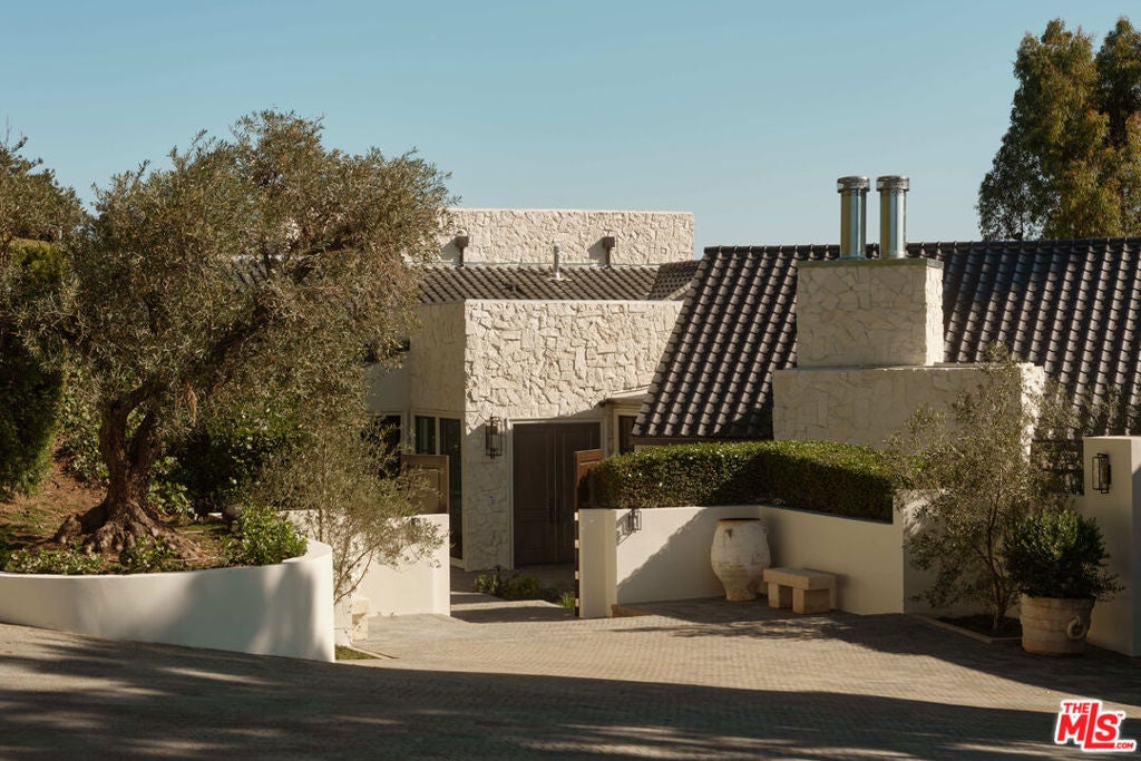 851 Strada Vecchia Road