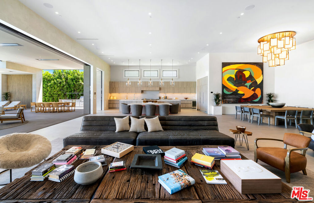 Properties 4 81370 Peary Place