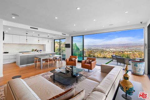 8545 Charl Lane Los Angeles CA 90046