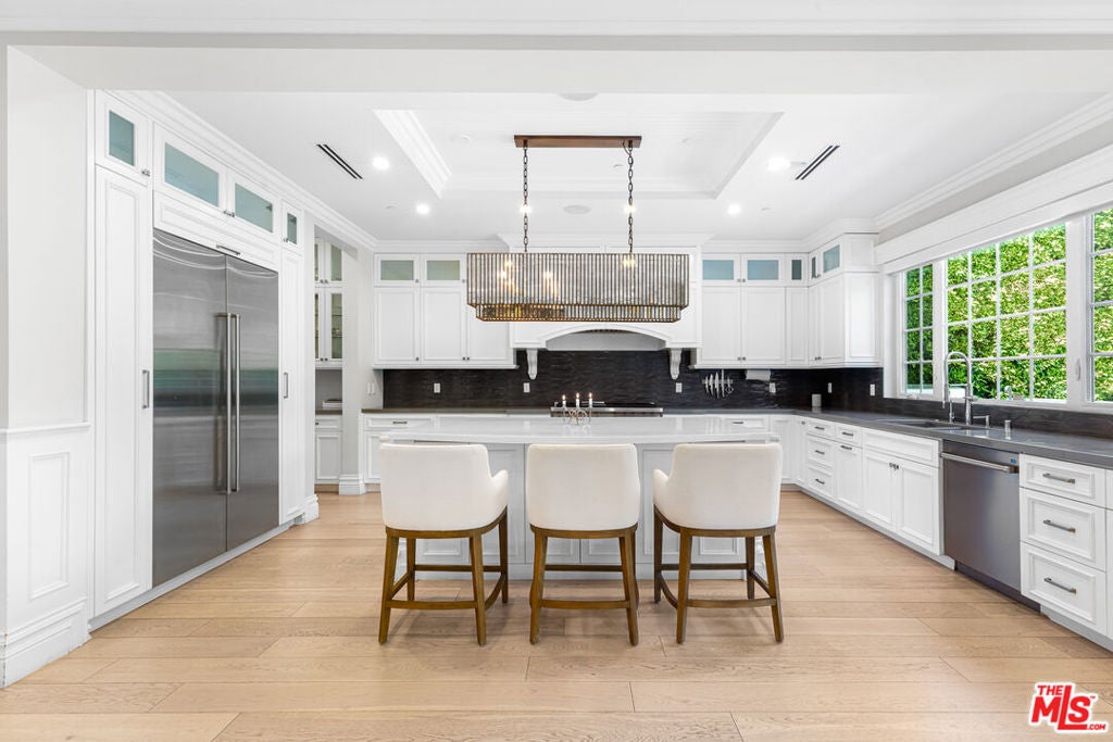 5000 Petit Avenue