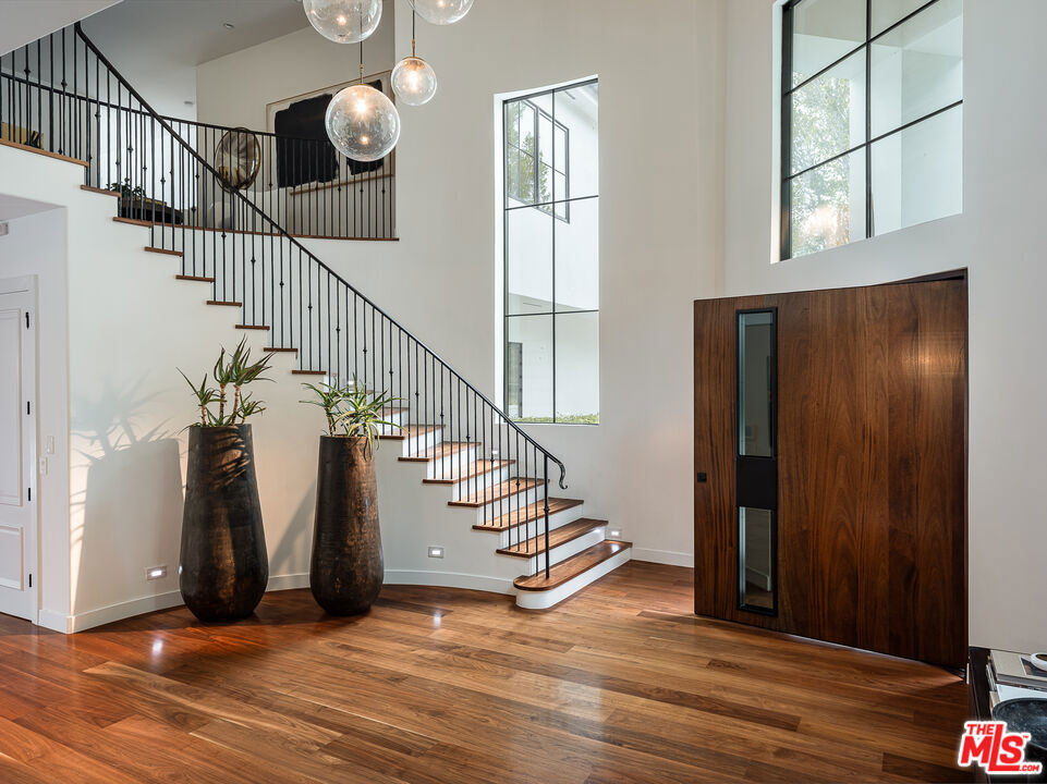 5192 Parkway Calabasas