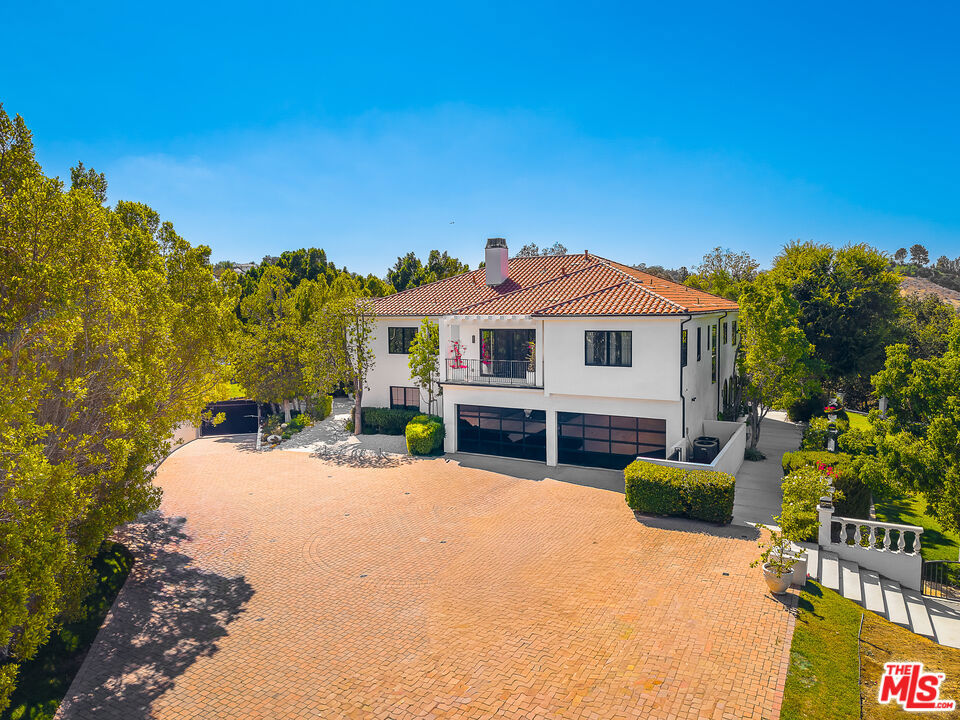 5192 Parkway Calabasas