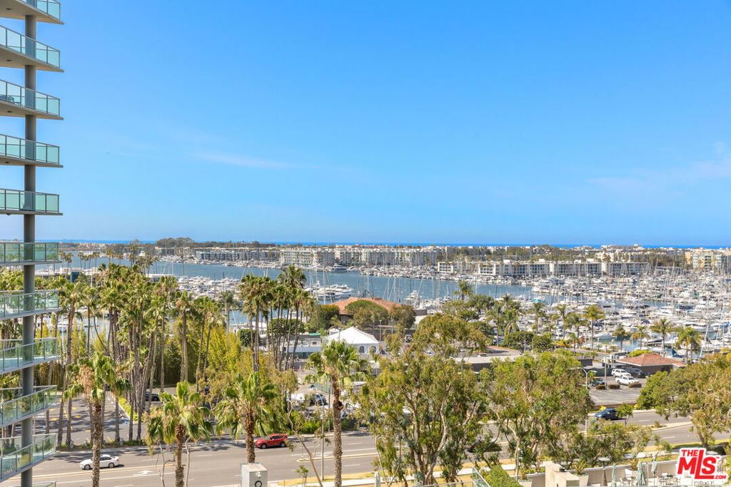 13600 Marina Pointe Drive 901