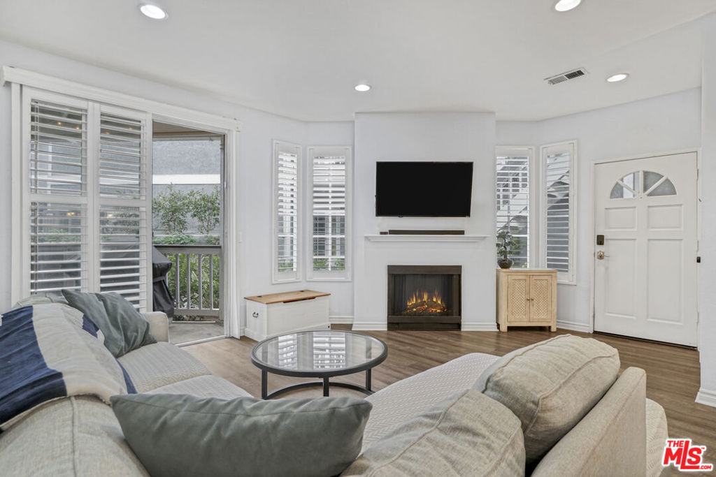 10401 Garden Grove Boulevard 44