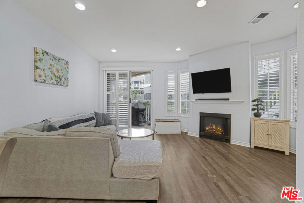 10401 Garden Grove Boulevard 44