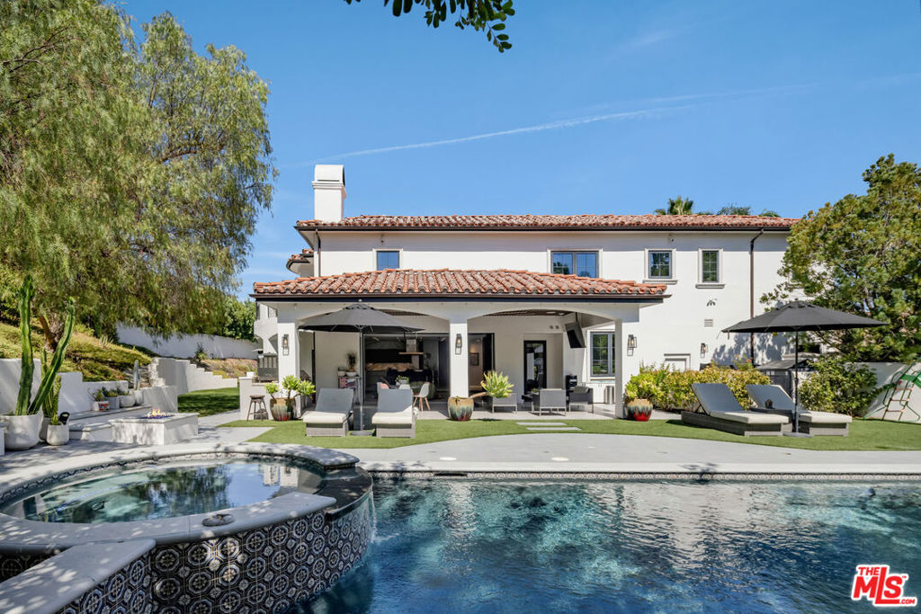 Properties 1 4965 Avenida Oriente