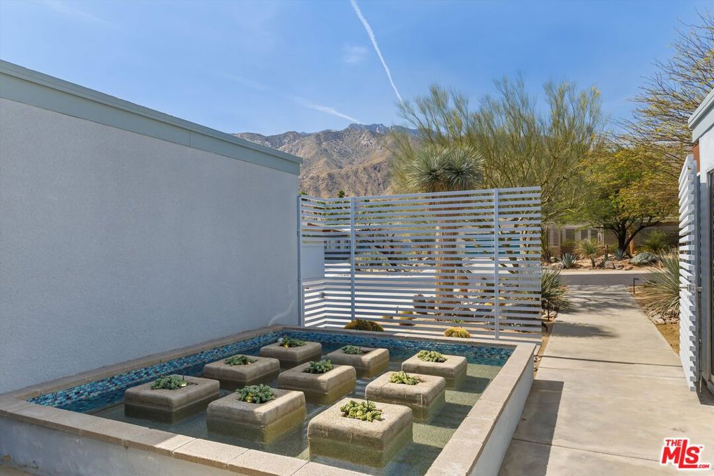 1732 Royal Palm Court