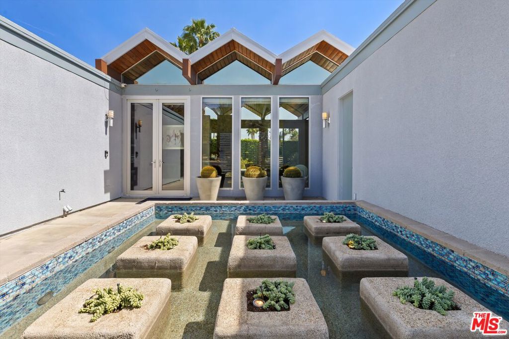 1732 Royal Palm Court