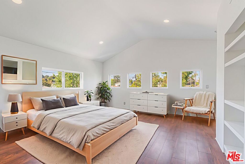 855 Sunset Avenue
