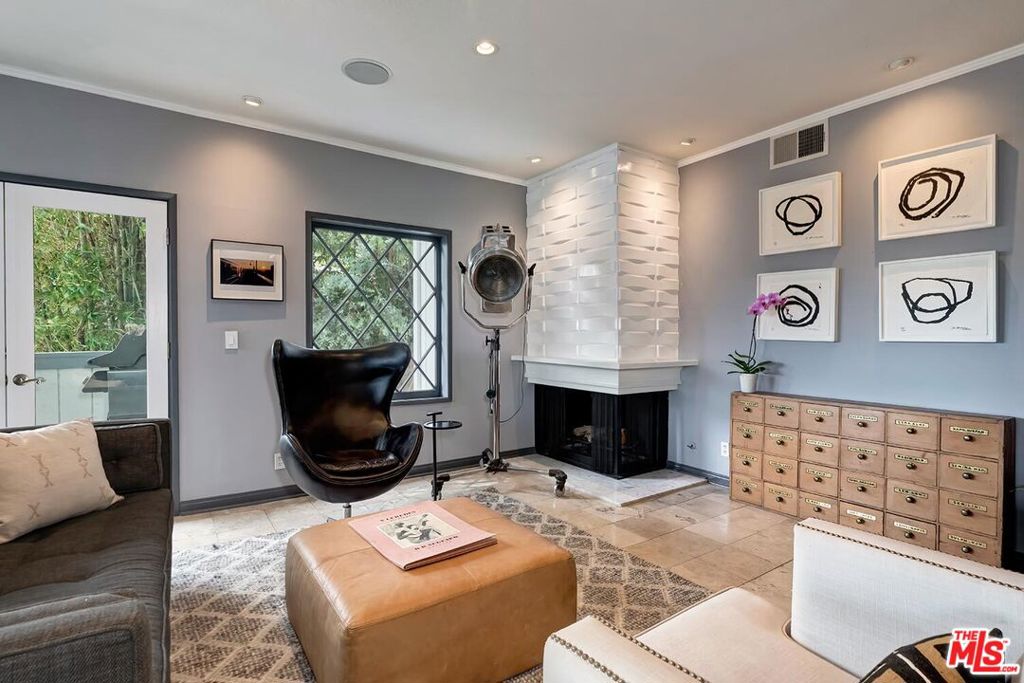 1133 N Clark Street 103