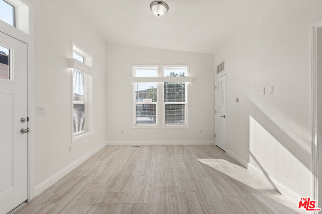 8250 Lankershim Boulevard 185