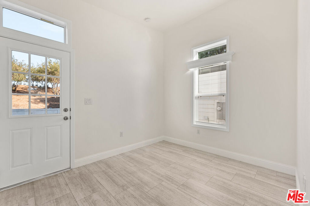 8250 Lankershim Boulevard 185