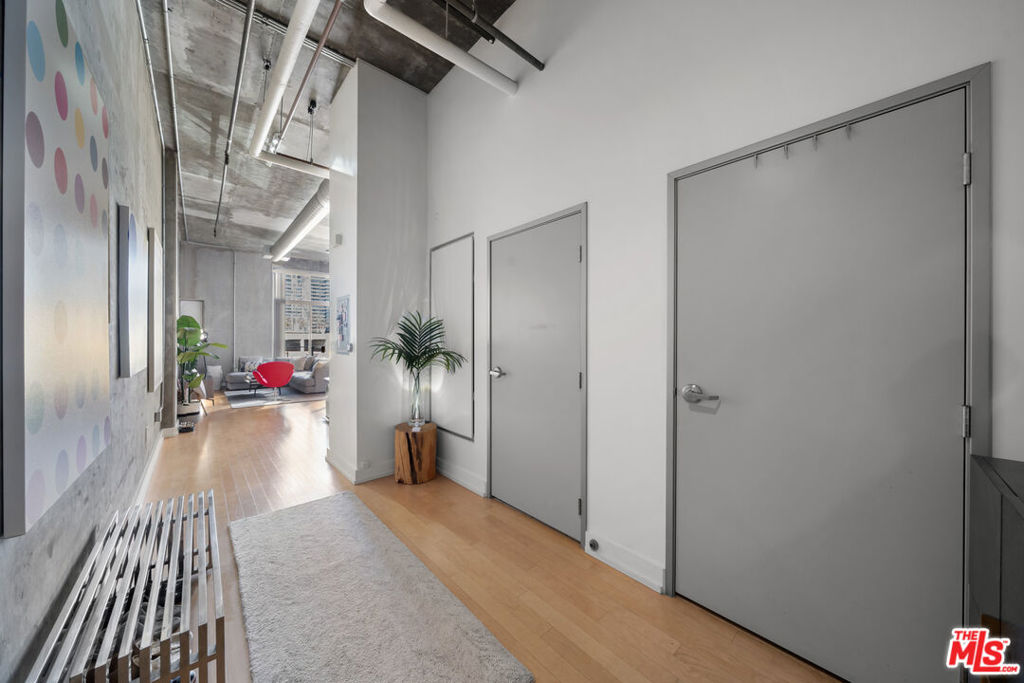 645 W 9th Street 711