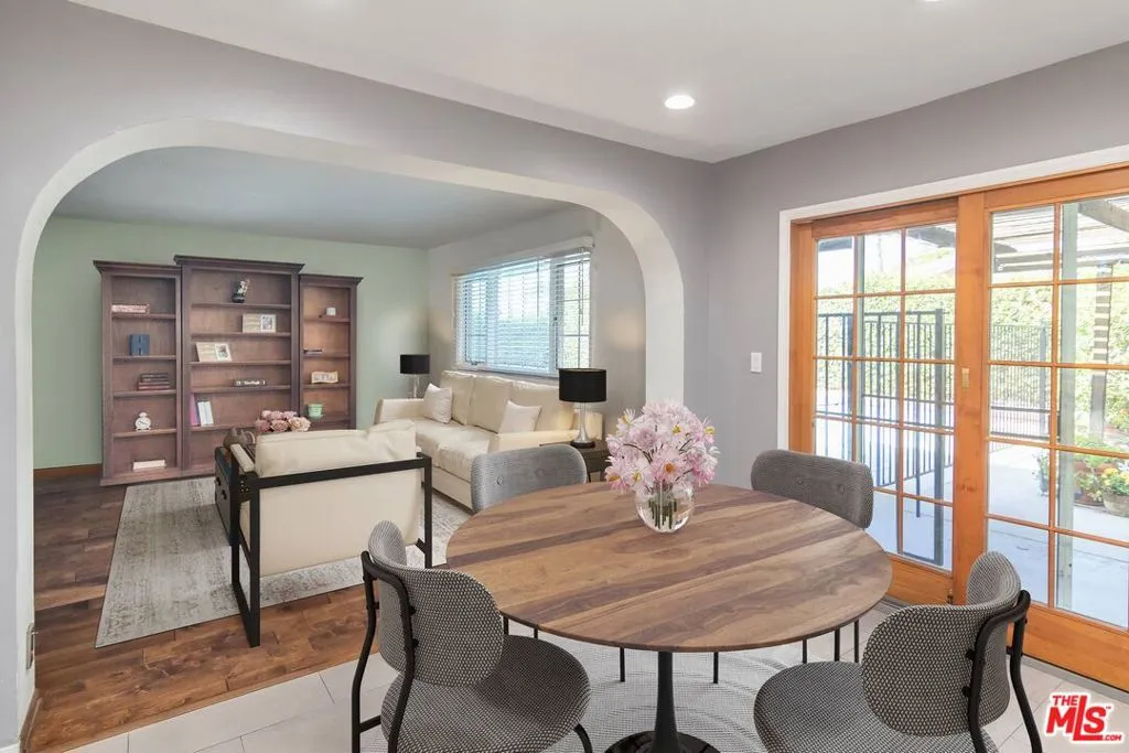 Northridge, California 91324, United States, 5 Bedrooms Bedrooms, ,3 BathroomsBathrooms,Residential,Active,229864