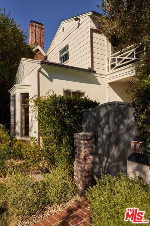 638 N Cherokee Avenue