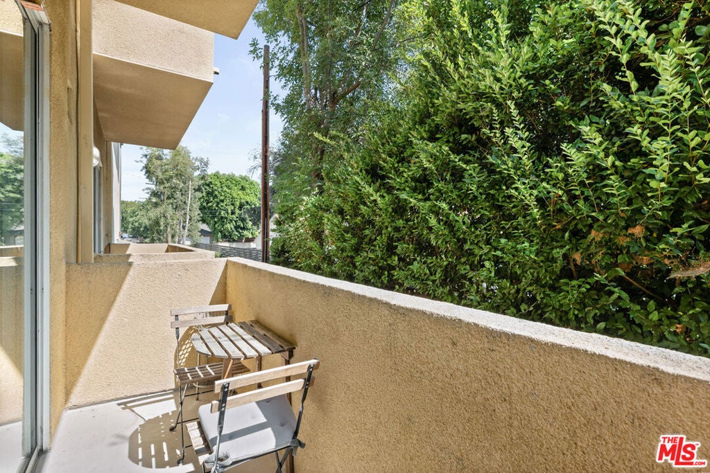 5350 Sepulveda Boulevard 7