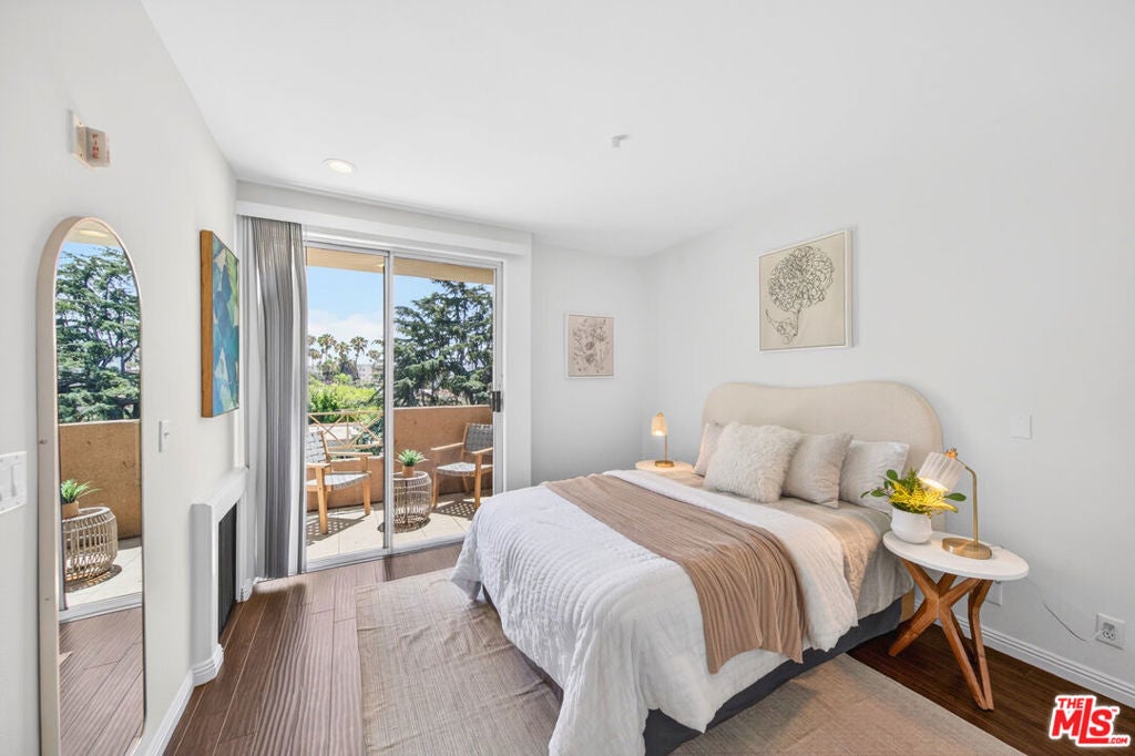 333 Westminster Avenue 402