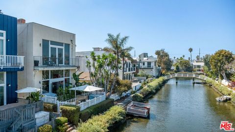 224 Linnie Canal Venice CA 90291