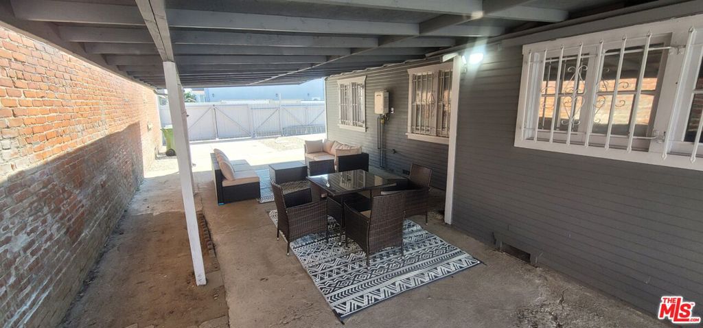 762 W Gardena Boulevard