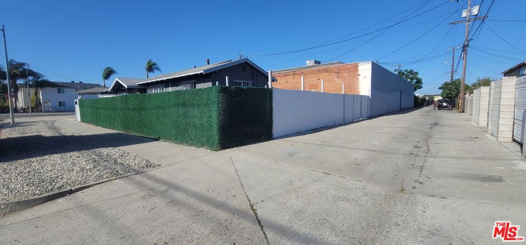 762 W Gardena Boulevard