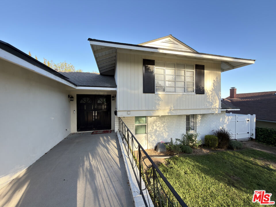 Properties 2 9558 Swinton Avenue