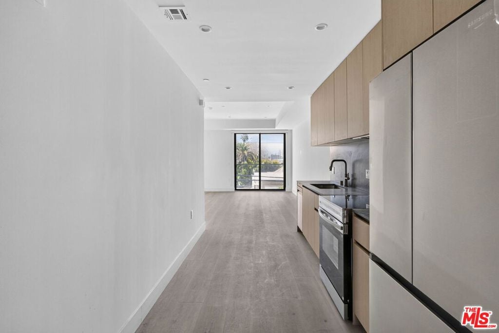 1808 Lincoln Boulevard 312