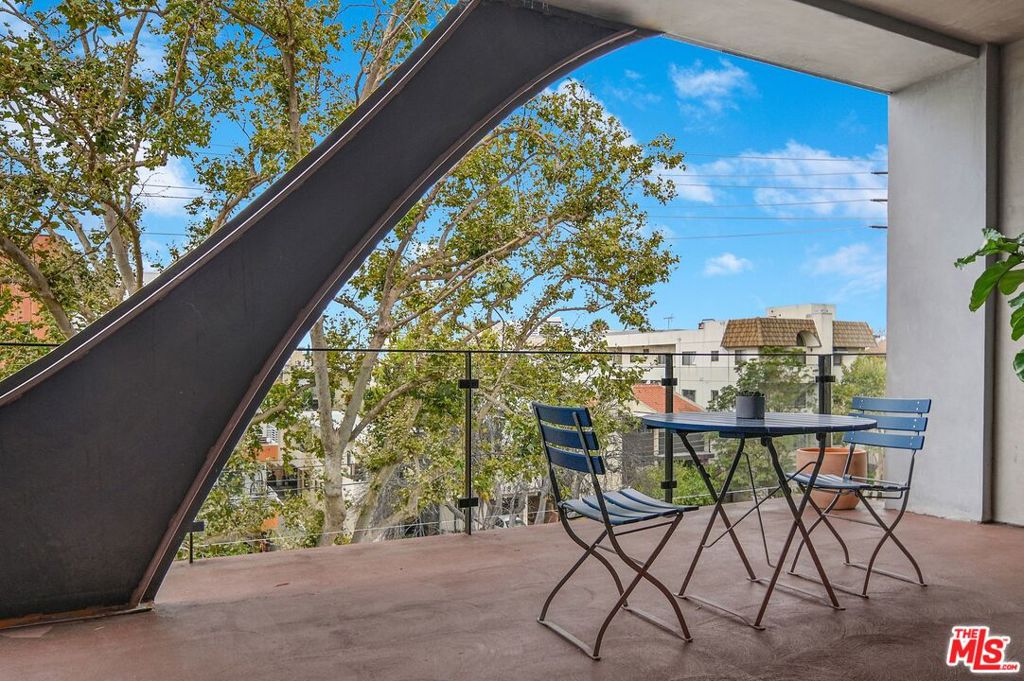 Properties 2 1946 Overland Avenue