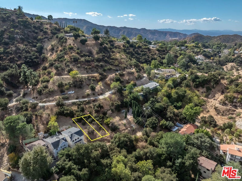 7122 High Cliff Trail