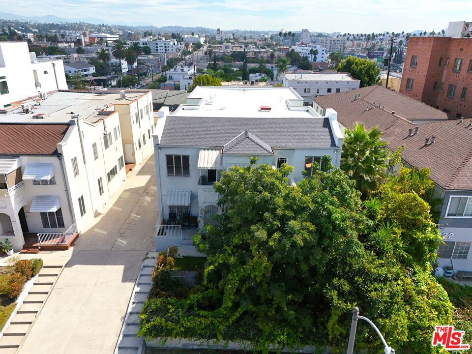 328 N Mariposa Avenue