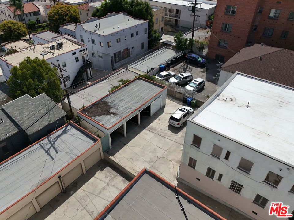 328 N Mariposa Avenue