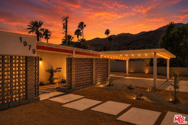 1979 E Alejo Road