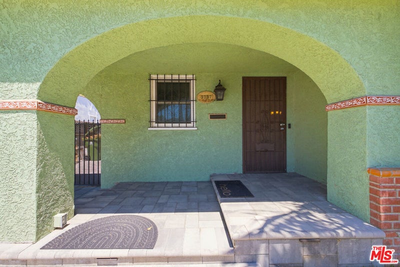 3237 W 74th Street