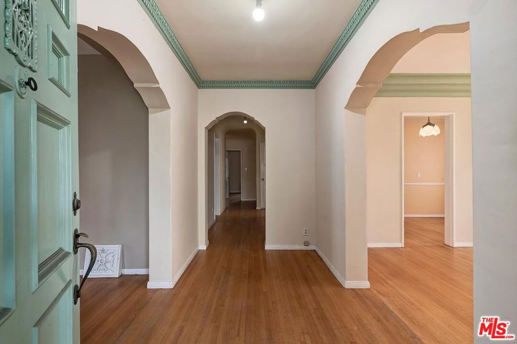 7932 Blackburn Avenue